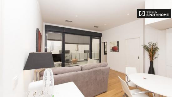 Elegante apartamento de 1 dormitorio en alquiler cerca de IE - MADRID