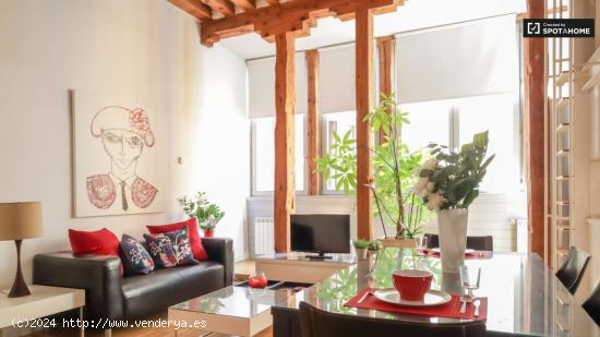 Elegante apartamento de 2 dormitorios con balcón en alquiler en Centro - MADRID