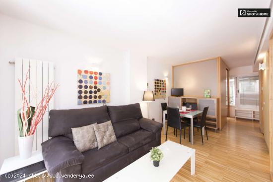  Gran apartamento de 2 dormitorios con balcón en alquiler en Centro - MADRID 