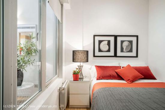 Airy apartamento de 2 dormitorios cerca del teatro Fígaro en Centro - MADRID