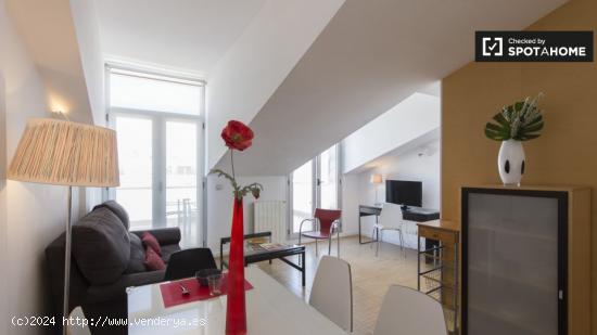 Elegante apartamento de 3 dormitorios en alquiler en Centro - MADRID