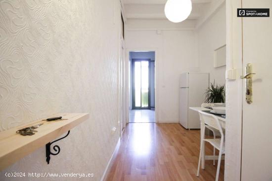 Apartamento informal de 2 dormitorios en alquiler cerca del mercado de Sant Antoni en el Eixample Es