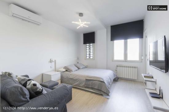  Apartamento estudio contemporáneo en alquiler en la Puerta del Ángel. - MADRID 