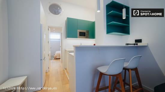 Soleado apartamento de 1 dormitorio en alquiler en Arturio Soria - MADRID