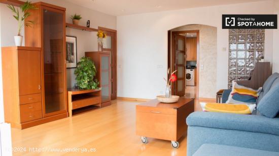 Apartamento clásico de 2 dormitorios con balcón en alquiler en Poblenou - BARCELONA