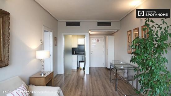 Se alquila precioso apartamento de 1 dormitorio en Nueva España. Situado frente al hospital de La P