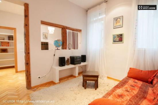 Elegante apartamento de 1 dormitorio con aire acondicionado en alquiler en Madrid Centro - MADRID