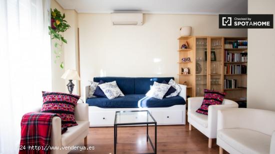 Elegante apartamento de 1 dormitorio en alquiler en Tetuán - MADRID