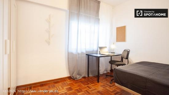 Habitaciones en alquiler en apartamento moderno de 10 dormitorios en Ciudad Lineal - MADRID