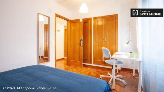 Habitaciones en alquiler en apartamento moderno de 10 dormitorios en Ciudad Lineal - MADRID