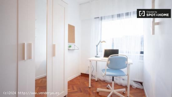 Habitaciones en alquiler en apartamento moderno de 10 dormitorios en Ciudad Lineal - MADRID