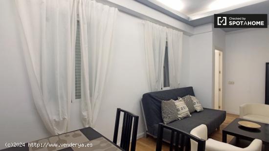 Moderno apartamento de 1 dormitorio con balcón en alquiler en Salamanca. - MADRID