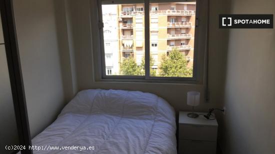 Habitación en apartamento de 4 dormitorios en El Pla del Real, Valencia - VALENCIA