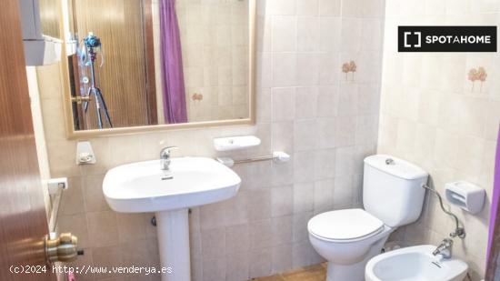 Habitación en apartamento de 3 dormitorios en Algirós, Valencia - VALENCIA