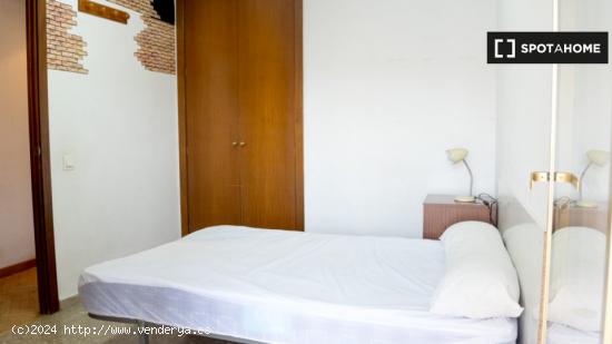 Habitación en apartamento de 3 dormitorios en Algirós - VALENCIA