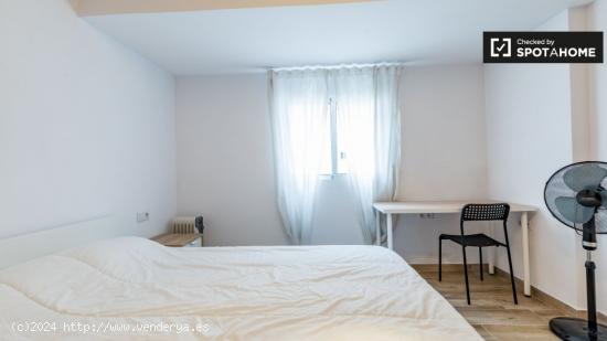 Habitación soleada, apartamento de 3 dormitorios en Camins al Grau, Valencia - VALENCIA