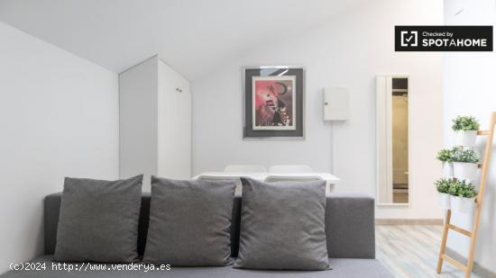 Moderno apartamento de 1 dormitorio con aire acondicionado en alquiler en La Latina - MADRID