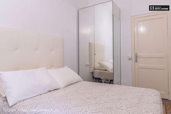 Habitación luminosa en alquiler en el apartamento de 3 dormitorios en La Dreta de l'Eixample - BARC