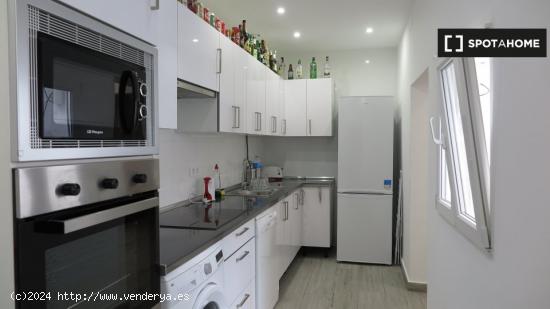 Acogedor apartamento de 3 dormitorios en alquiler en Madrid Centro. - MADRID