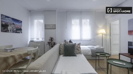 Elegante apartamento de 2 dormitorios en alquiler cerca de Gran Via - MADRID