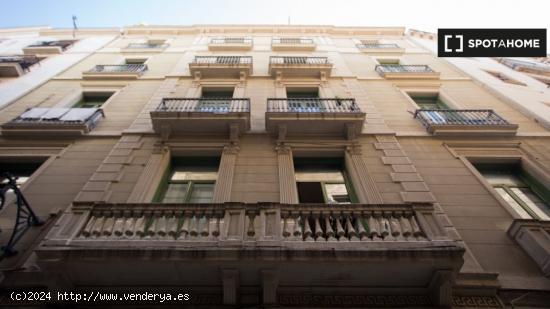 Elegante estudio en alquiler cerca de la Catedral de Barcelona en Barri Gòtic - BARCELONA