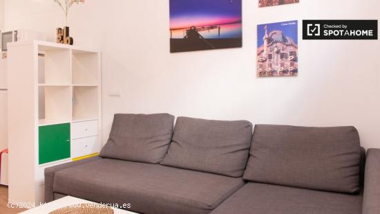 Tremendo apartamento de 1 dormitorio con terraza en alquiler en El Carmel - BARCELONA