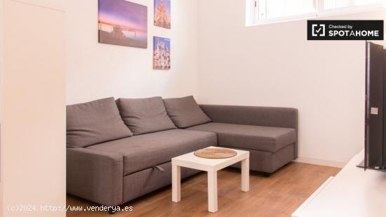 Tremendo apartamento de 1 dormitorio con terraza en alquiler en El Carmel - BARCELONA