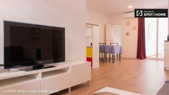 Tremendo apartamento de 1 dormitorio con terraza en alquiler en El Carmel - BARCELONA