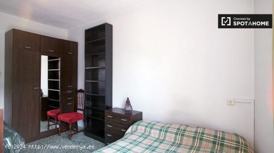 Encantadora habitación con cama doble en alquiler en Imperial - MADRID