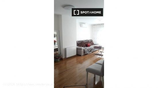 Acogedora habitación en alquiler en apartamento de 2 dormitorios en Puente de Vallecas. - MADRID