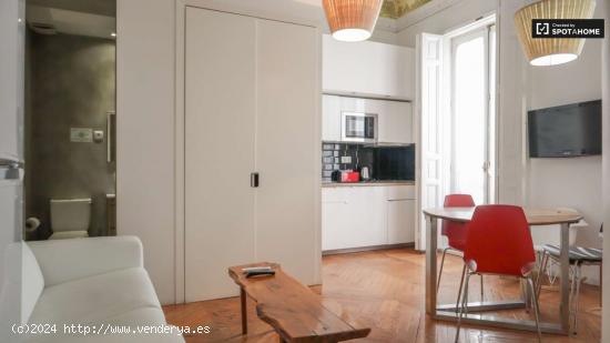  Apartamento de 2 dormitorios en alquiler en Madrid Centro - MADRID 