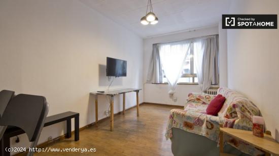 Habitación equipada con armario independiente en un apartamento de 6 dormitorios, Chueca - MADRID