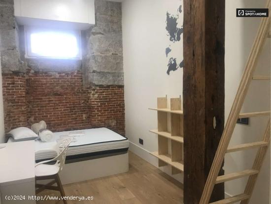  Habitación Spaciosu en apartamento de 5 dormitorios en Lavapiés, Madrid. - MADRID 