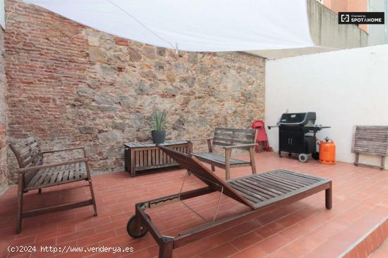  Impresionante estudio con terraza en alquiler cerca de la Sagrada Familia en el centro del Eixample  