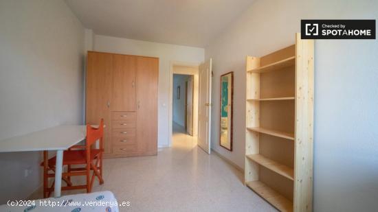 Habitación luminosa para alquilar en un apartamento de 3 dormitorios en Vicálvaro asequible - MADR