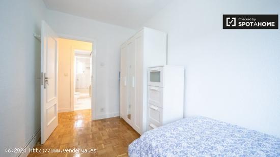 Acogedora habitación en alquiler en apartamento de 3 dormitorios en Casa de Campo - MADRID