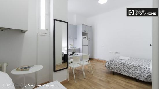 Estudio minimalista en alquiler en Moncloa - MADRID