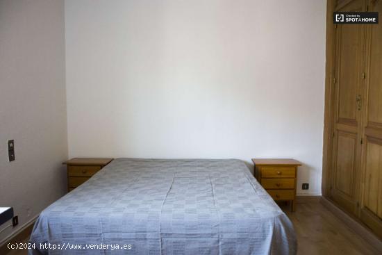 Habitación luminosa en apartamento de 7 dormitorios en Valverde - MADRID