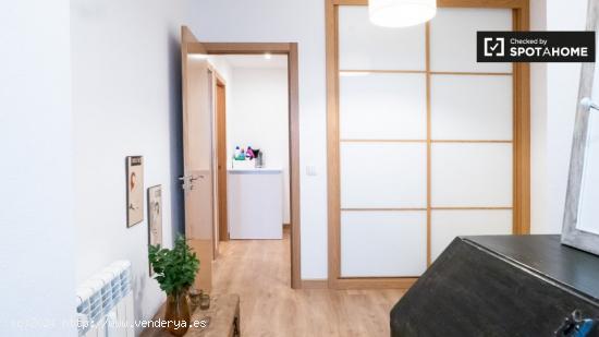 Acogedora habitación en alquiler en apartamento de 3 dormitorios en Retiro - MADRID