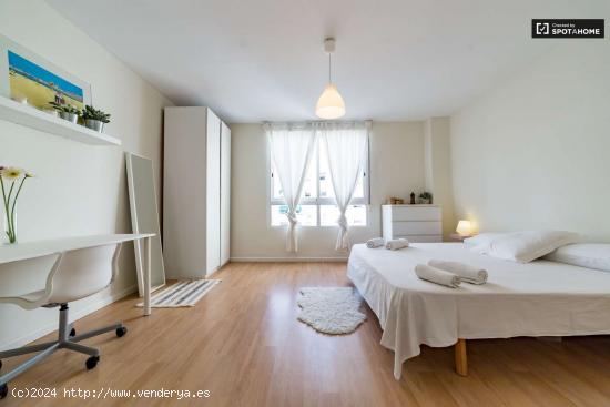  Habitación en apartamento de 1 dormitorio en Extramurs - VALENCIA 