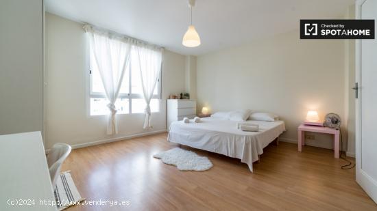 Habitación en apartamento de 1 dormitorio en Extramurs - VALENCIA