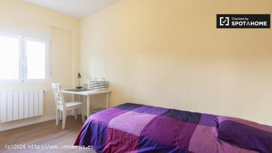 Acogedora habitación en apartamento de 3 dormitorios en Carabanchel. - MADRID