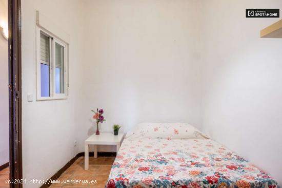 Adorable habitación en alquiler en apartamento de 8 dormitorios en Argüelles - MADRID