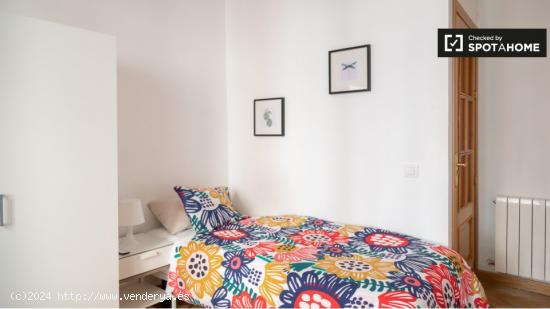 Acogedora habitación con cama individual en alquiler en La Latina - MADRID