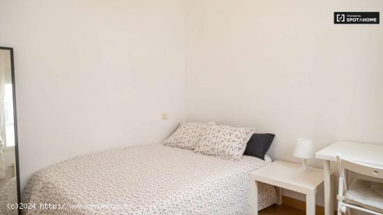  Encantadora habitación con cama matrimonial en renta en La Latina. - MADRID 