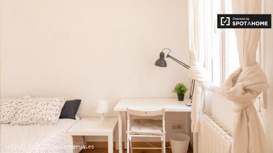 Encantadora habitación con cama matrimonial en renta en La Latina. - MADRID