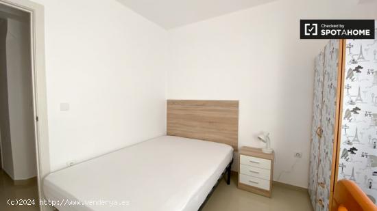 Se alquila habitación grande en apartamento de 4 dormitorios, Campanar, Valencia - VALENCIA