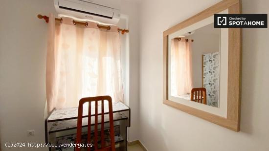 Se alquila habitación grande en apartamento de 4 dormitorios, Campanar, Valencia - VALENCIA