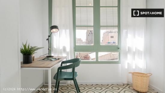 Apartamento completo de 2 dormitorios en Barcelona - BARCELONA