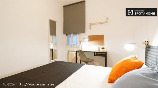 Bonita habitación en alquiler en apartamento de 6 dormitorios, Nueva España - MADRID